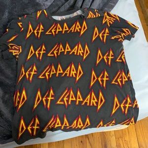 DEF LEPPARD MENS SIZE XL SHIRT nothing wrong with it no stains no holes.